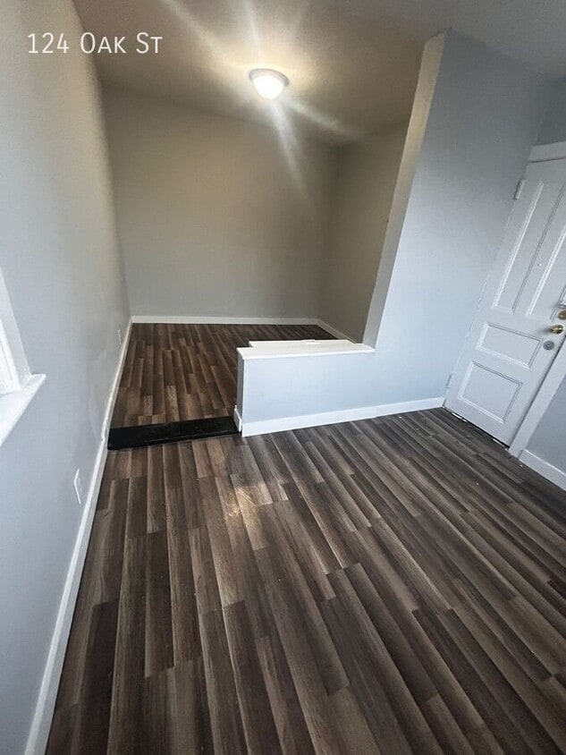Photo - 124 Oak St-