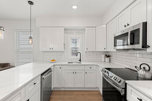 Foto del edificio - 621 E 8th St