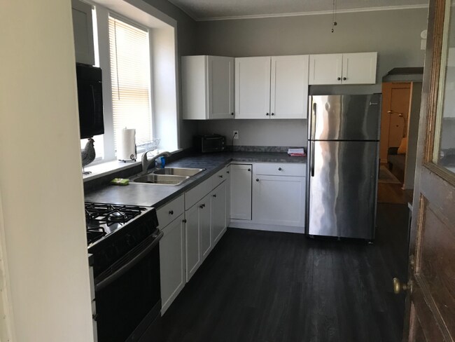 Foto del edificio - 2715 N Broom St
