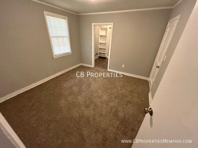 Building Photo - 494 E Raines Rd