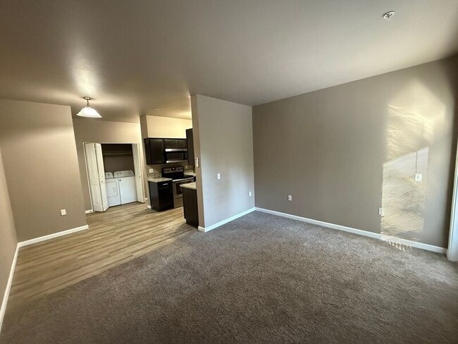 Foto del edificio - 4255 Hawthorne Ave NE