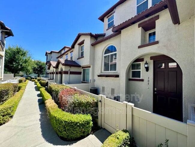 Building Photo - 33620 Willow Haven Ln
