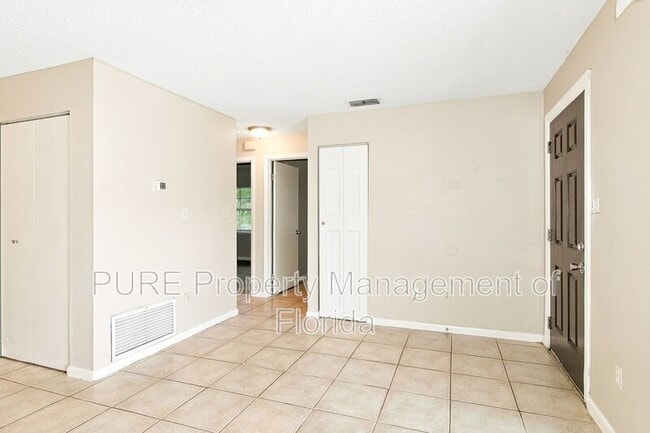 Building Photo - 2040 SE 40th Street Rd