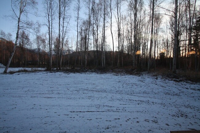 Foto del edificio - 3 Bedroom Chugiak Duplex!