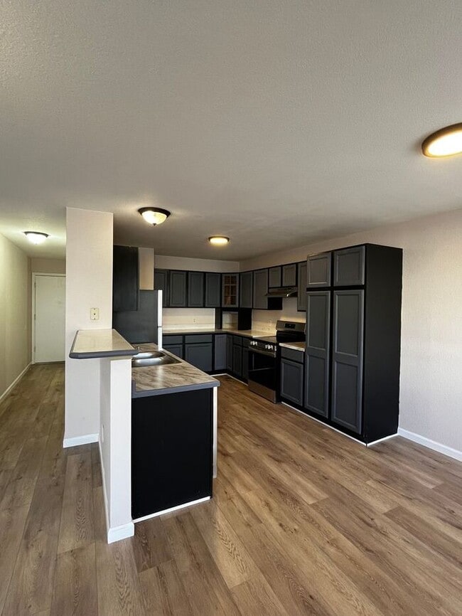 Building Photo - 3 Bedroom 2 1/2 Bathroom Home in Highlands Ranch