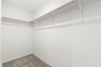 Building Photo - 274 Douglas Hls Dr