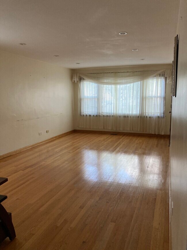 Living room - 5060 N Mango Ave