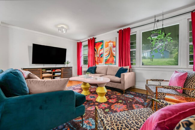 Foto del edificio - 4834 Hopedale Dr