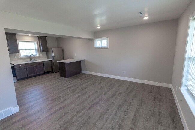 Foto del edificio - 3700 Greeley Dr