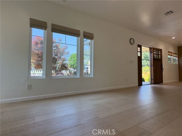 Foto del edificio - 448 Linwood Ave