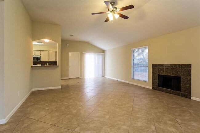 Building Photo - 10911 Waterview Cir