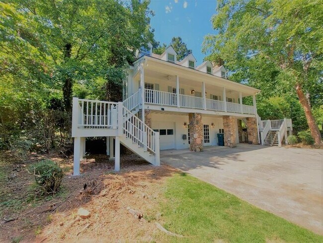 Foto del edificio - 1871 Cedar Cliff Ct SE