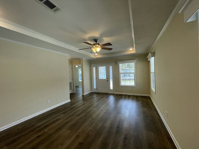 Foto del edificio - 13145 Grape Ave