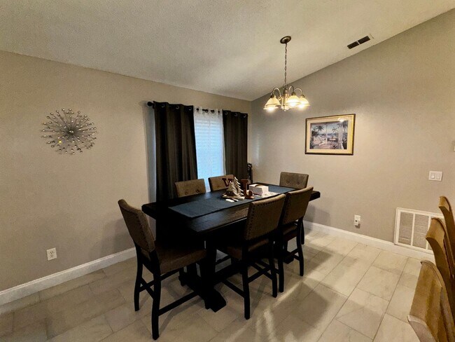 Foto del edificio - 1016 N John St Orlando FL 32808