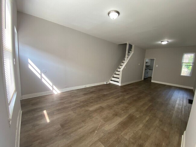 Foto del edificio - Renovated 3 bed townhome