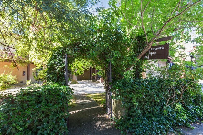 Foto del edificio - 461 Holcomb Ave