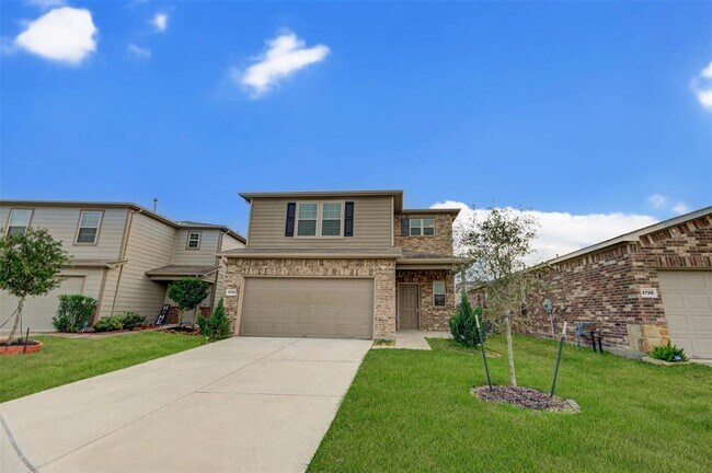 Building Photo - 2730 Skyview Long Dr