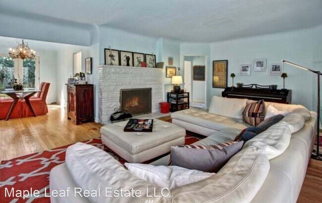 Building Photo - 4 br, 3 bath House - 11 W Smith St