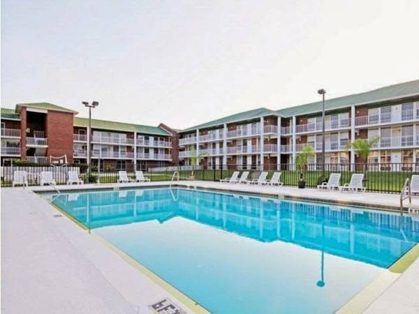Primary Photo - Collegiate Village Inn - Student Housing