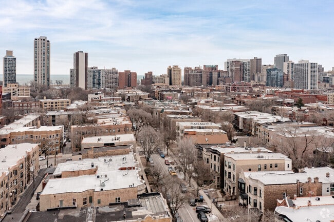 Aerial Photo - 643 W Roscoe St