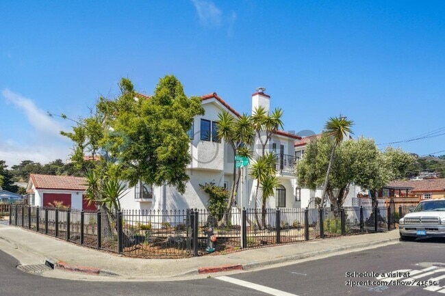 Building Photo - 225 Moana Pl