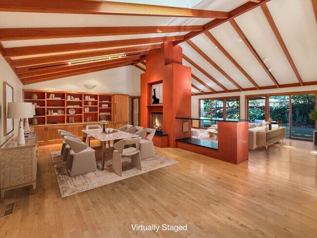 Foto del edificio - 335 Claremont Way