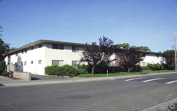 Primary Photo - 1120 8th Ave