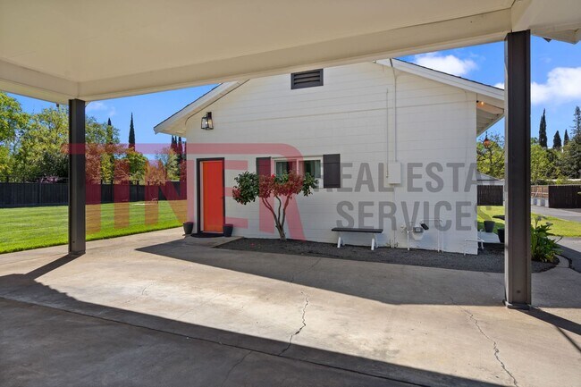 Building Photo - Like New ADU home with fabulous amenities ...
