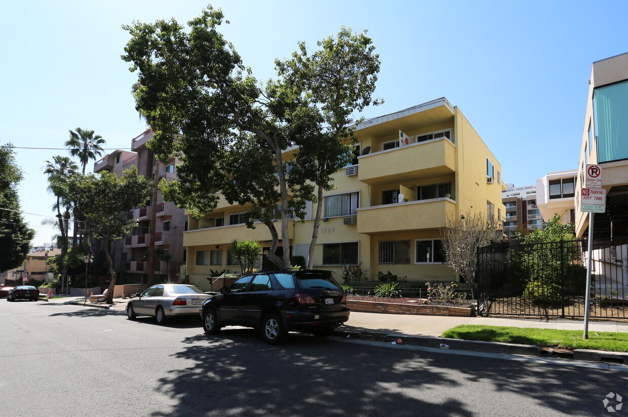 1769 El Cerrito Pl, Los Angeles, CA 90028 Apartments in Los Angeles, CA