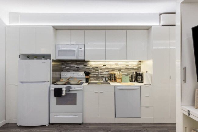 Foto del edificio - 12607 Larchmere Blvd