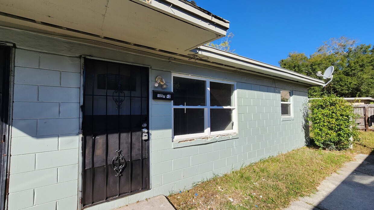 Foto principal - 1659 Union St W