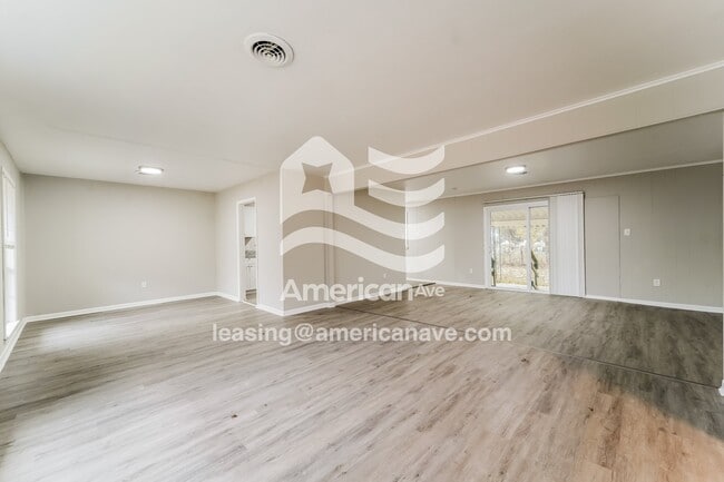 Foto del edificio - 1047 Garden Park Dr