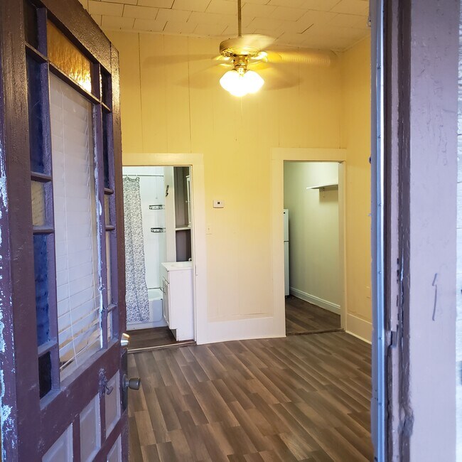 Foto del edificio - 716 N Main St