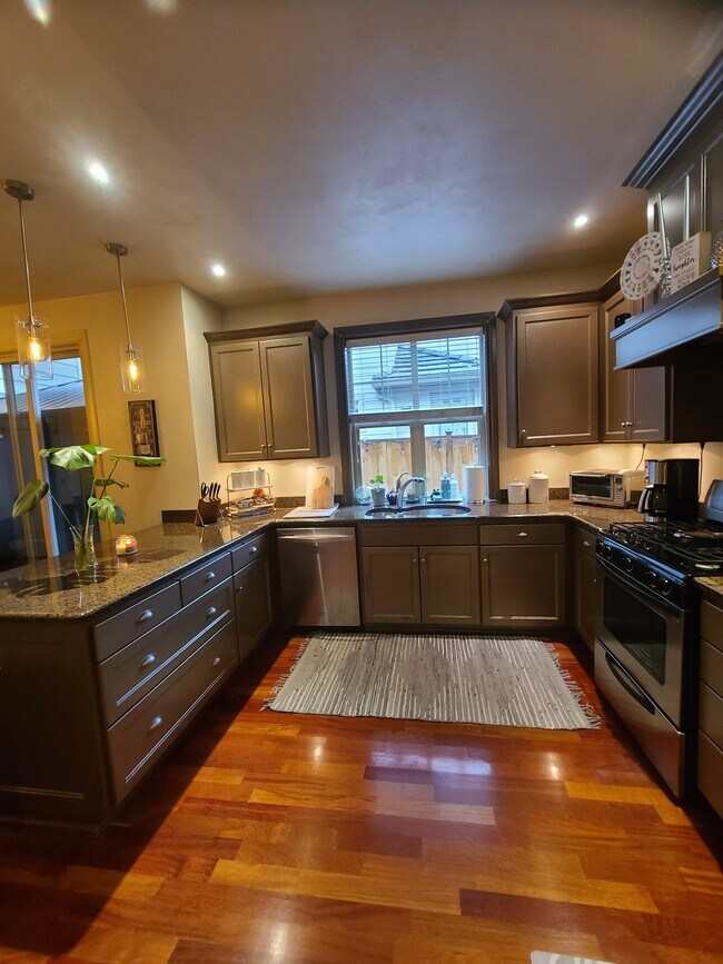 Foto del edificio - 4034 Scottdale St