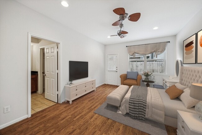 Foto del edificio - 1135 Louise St