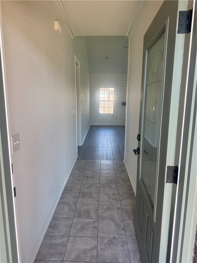 Foto del edificio - 3518 Montpilier Pl