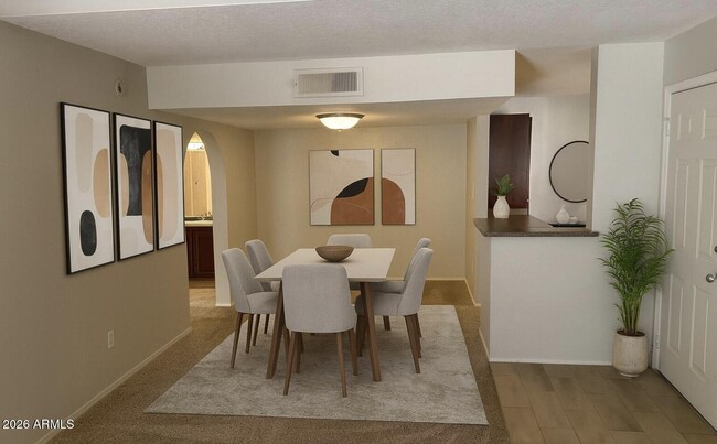 Building Photo - 1880 E Morten Ave