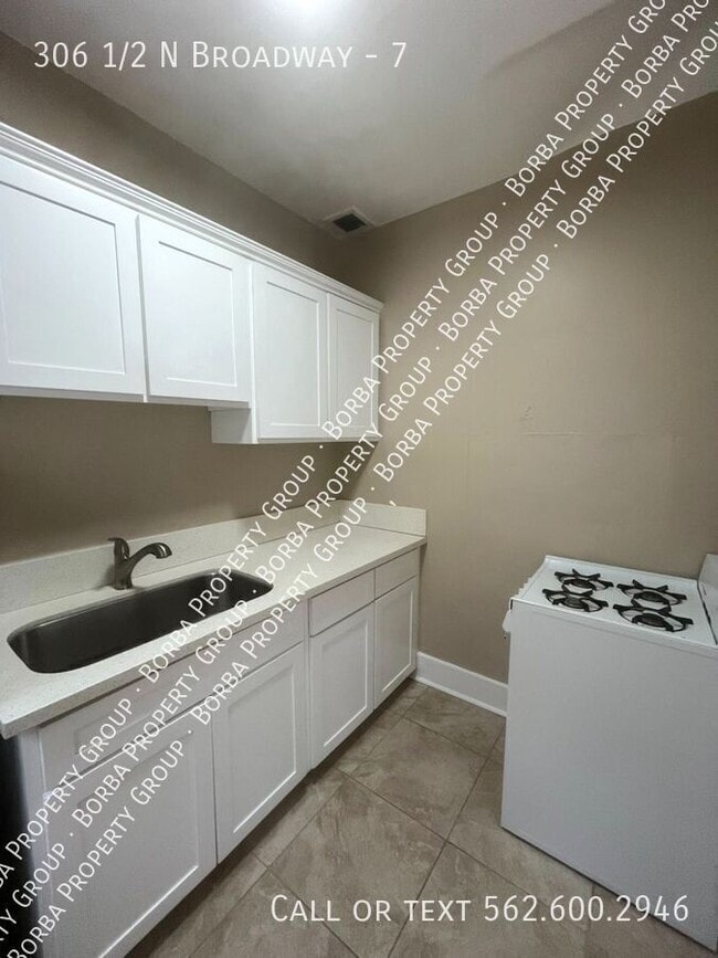 Foto del edificio - 306 1/2 N Broadway-7