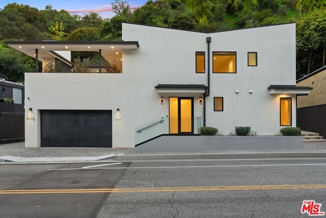 Building Photo - 913-913 1/2 N Beverly Glen Blvd