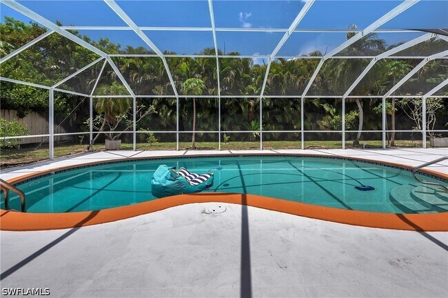 Building Photo - 639 Pompano Dr