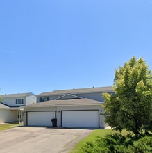 Building Photo - 1975 Greatview Dr