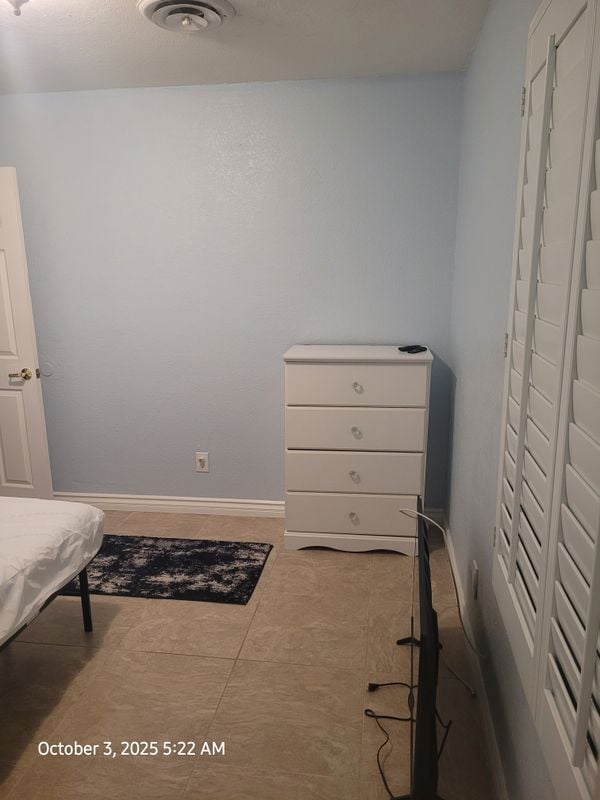 Building Photo - 219 Elm St