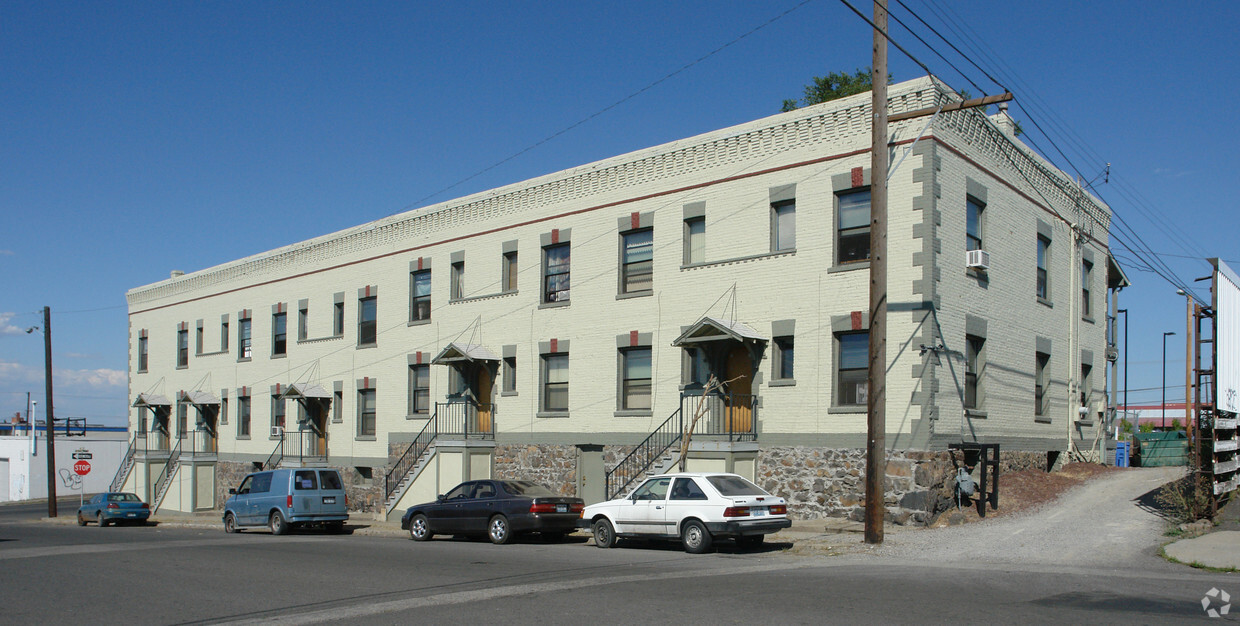 Primary Photo - Patrician Apartments