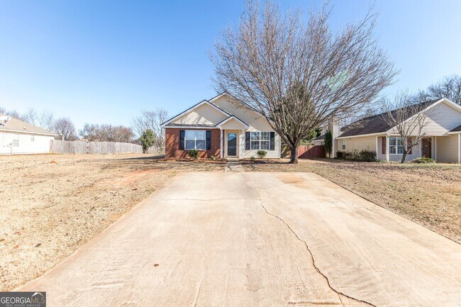 Building Photo - 404 Chadwyck Cir