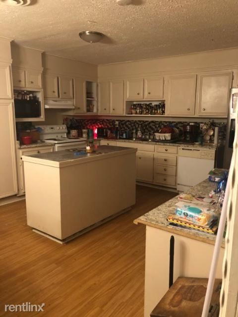 Foto del edificio - 4 br, 2 bath House - 618 Berkshire St