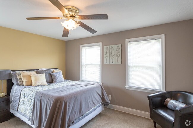 2BR, 1BA - 659 SF - Day Village Townhomes