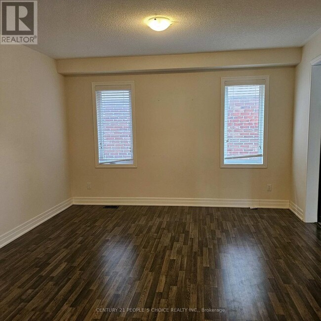 Building Photo - 488 Greenwood Dr