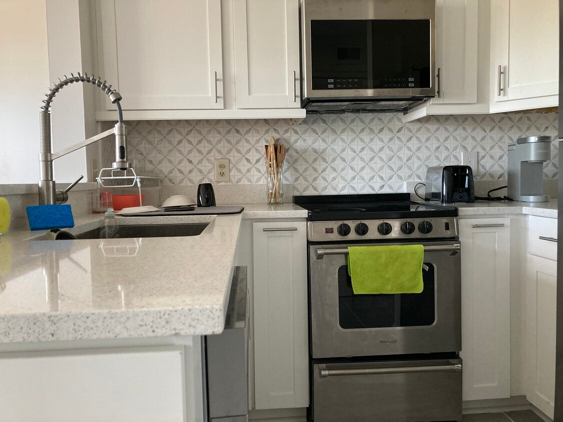 Foto principal - 1600 Park Cir