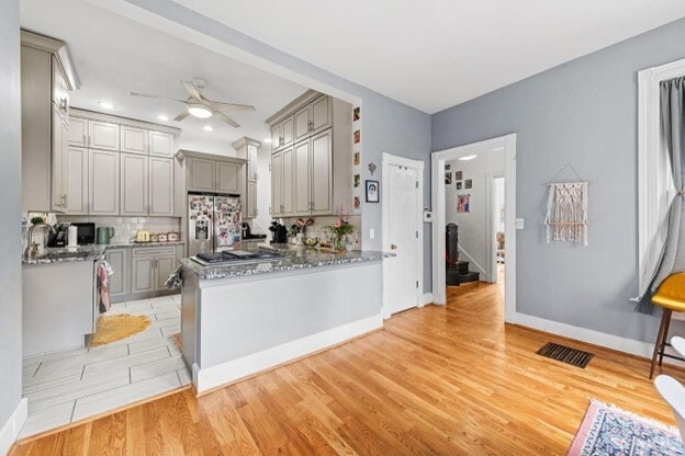 Kitchen - 2106 Kemper Ln