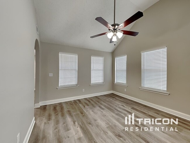 Building Photo - 5085 Towne Park Dr